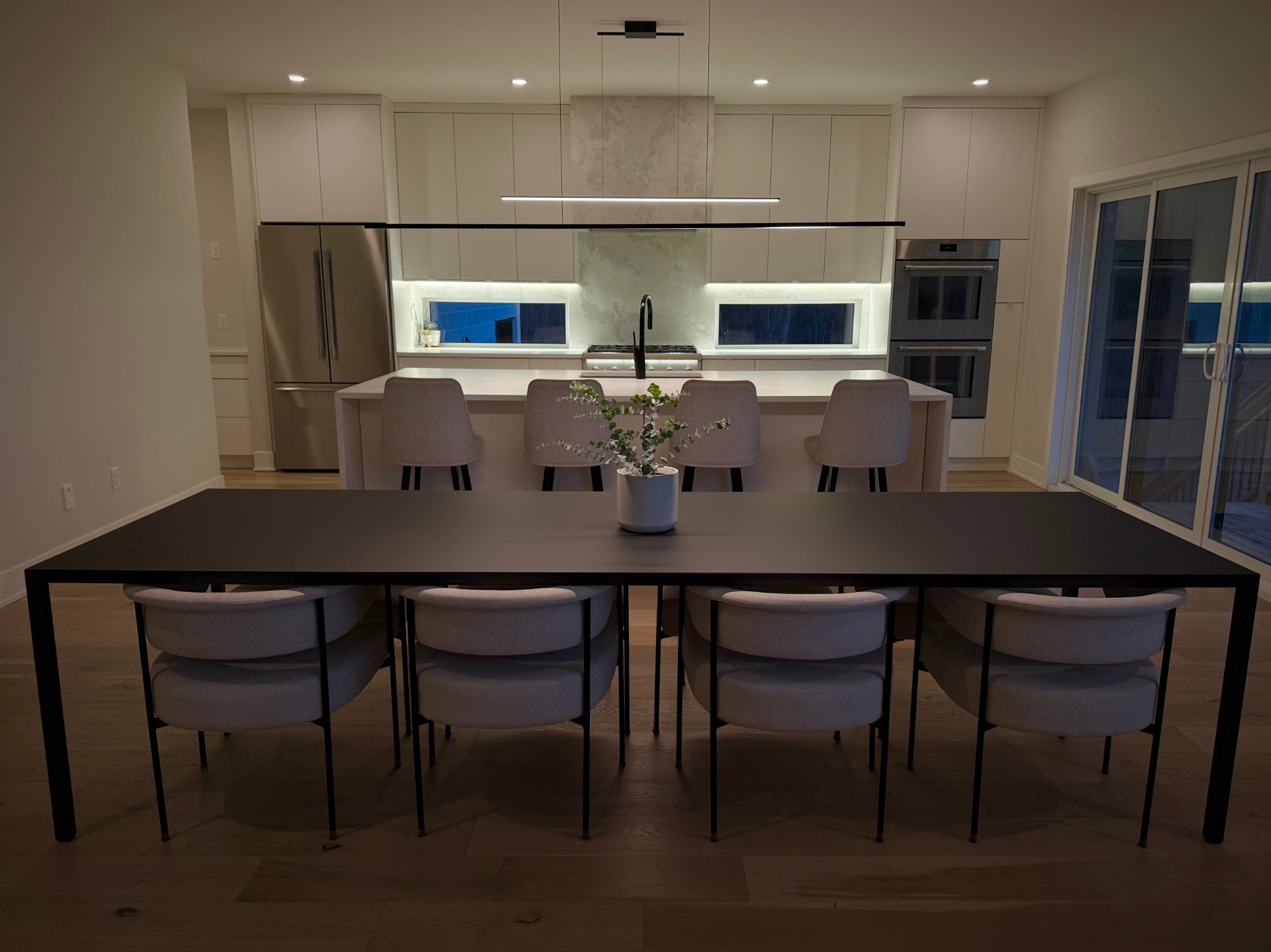 Nightshade kitchen and dining interior by Motyl Design